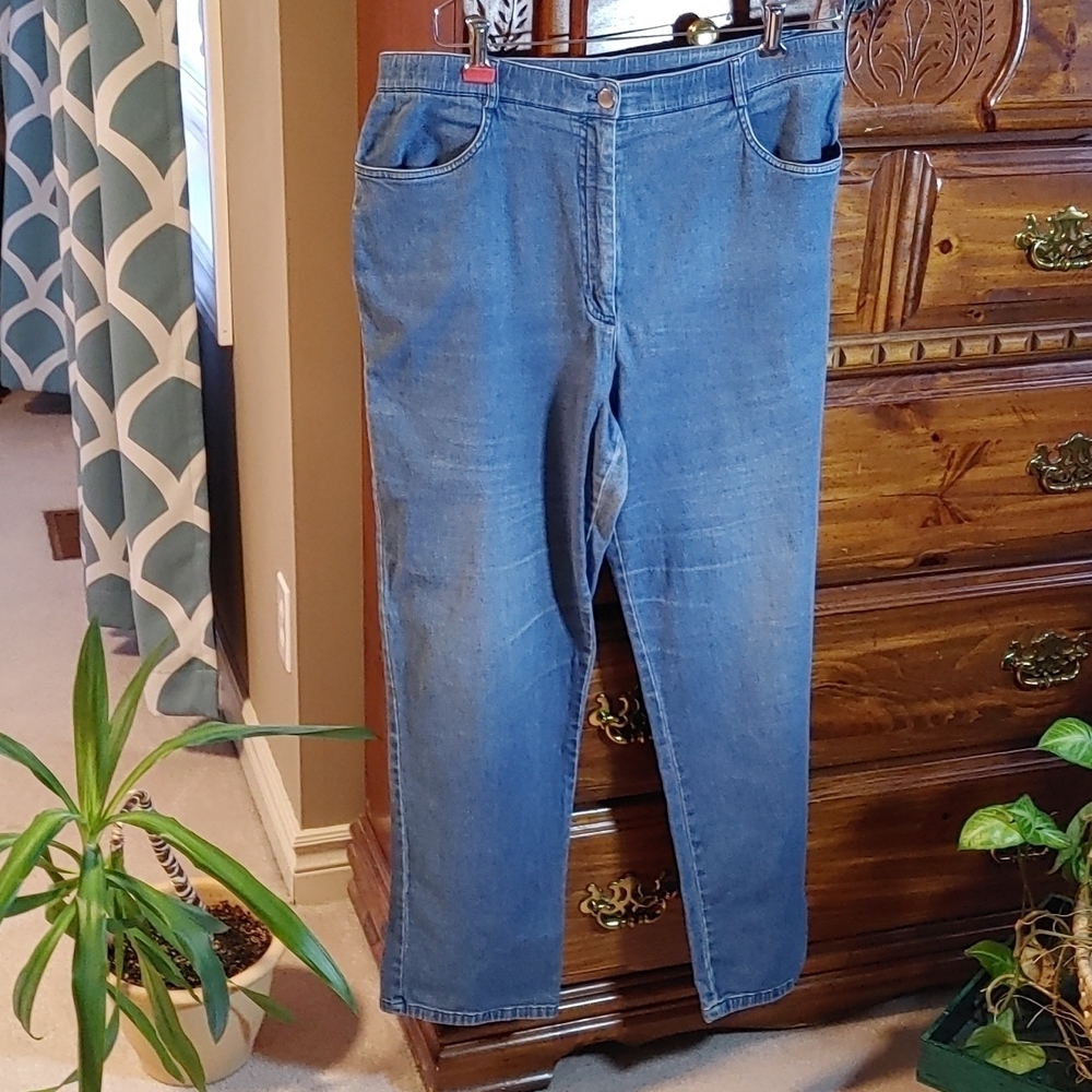 💚Haggar Women's Petite Blue Jeans